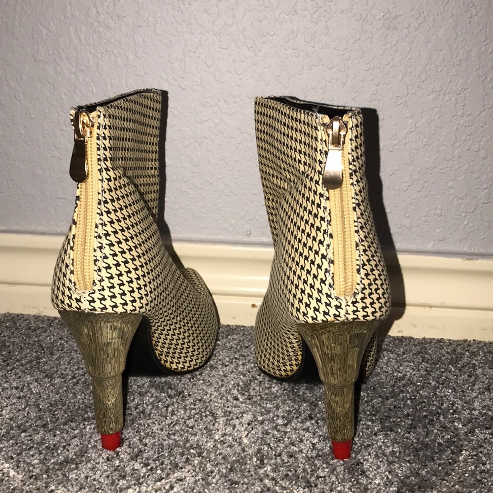 Boots - Picture 4 of 7